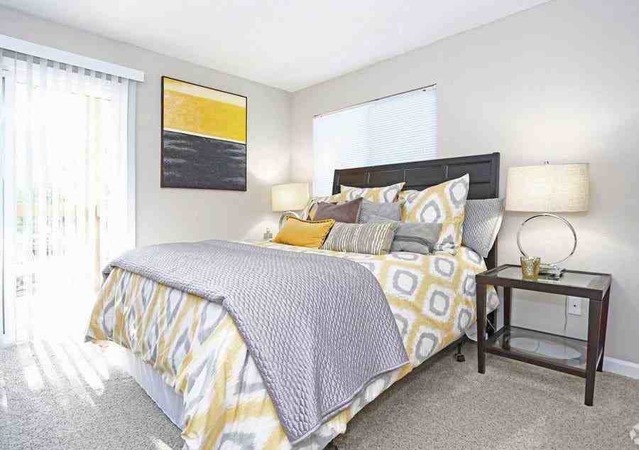 Listing photo 1 of 5