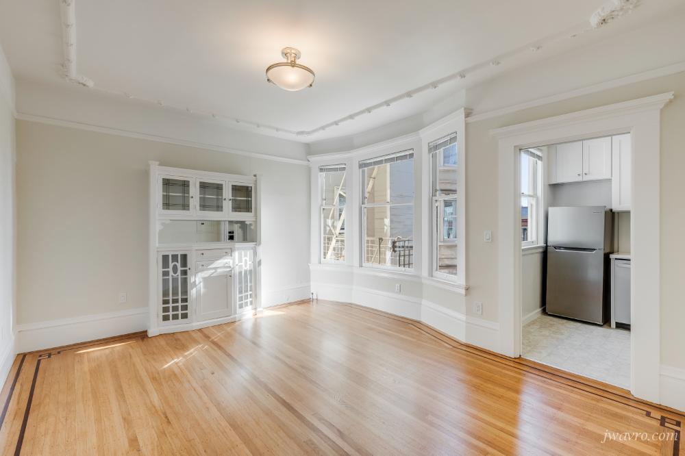 Listing photo 1 of 5