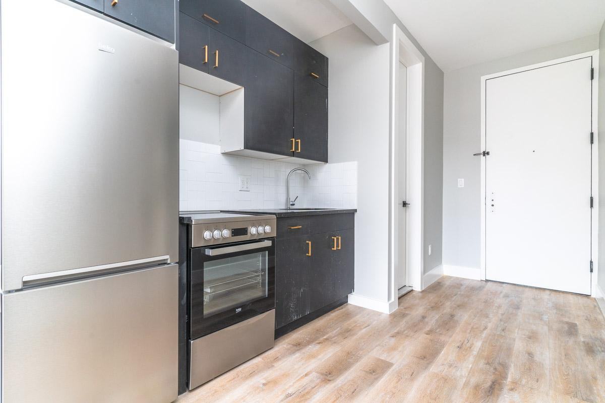 Listing photo 1 of 5