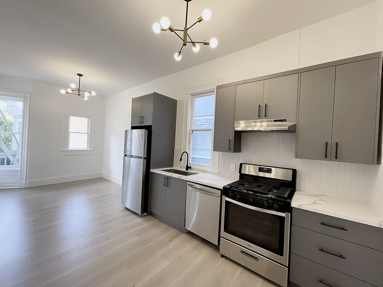 Listing photo 1 of 5