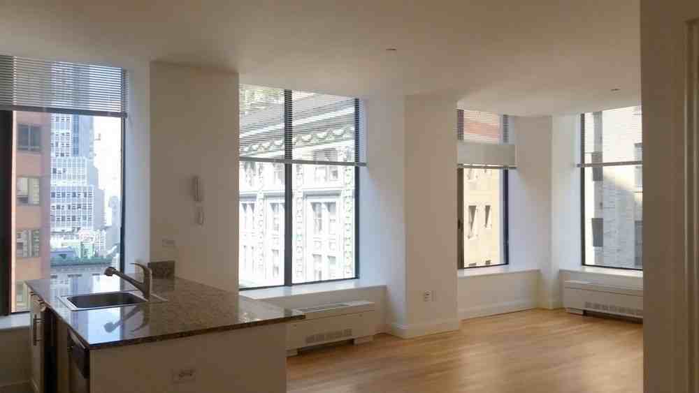 Listing photo 1 of 5