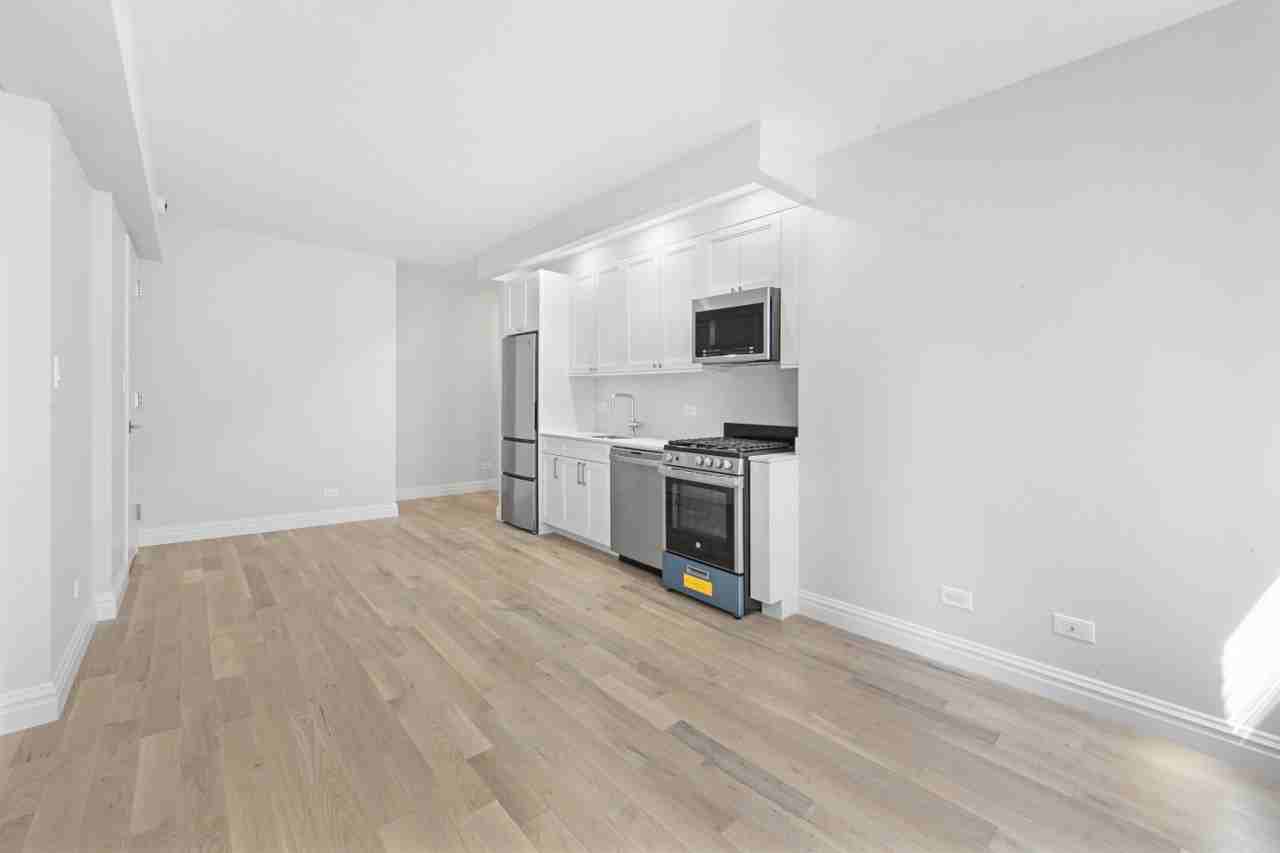 Listing photo 1 of 5