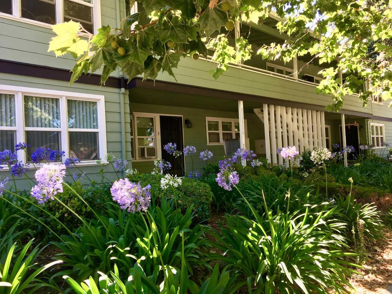 Listing photo 1 of 5