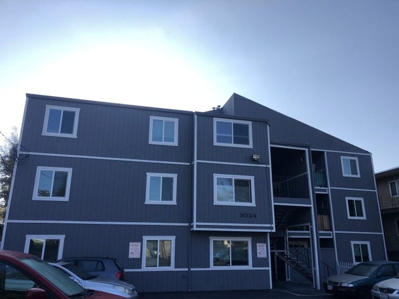Listing photo 1 of 5