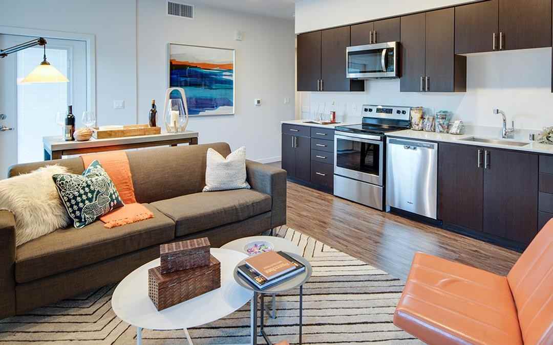 Listing photo 1 of 5