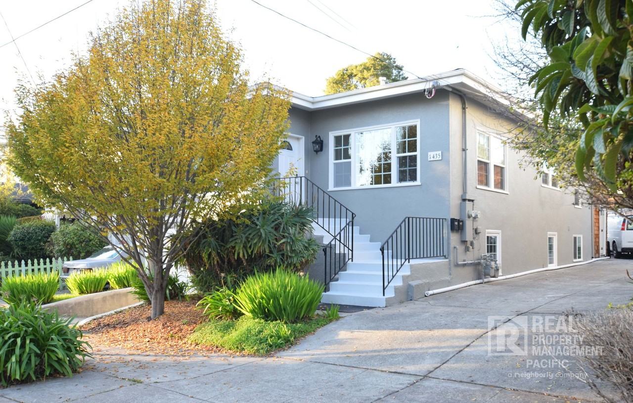 Listing photo 1 of 5