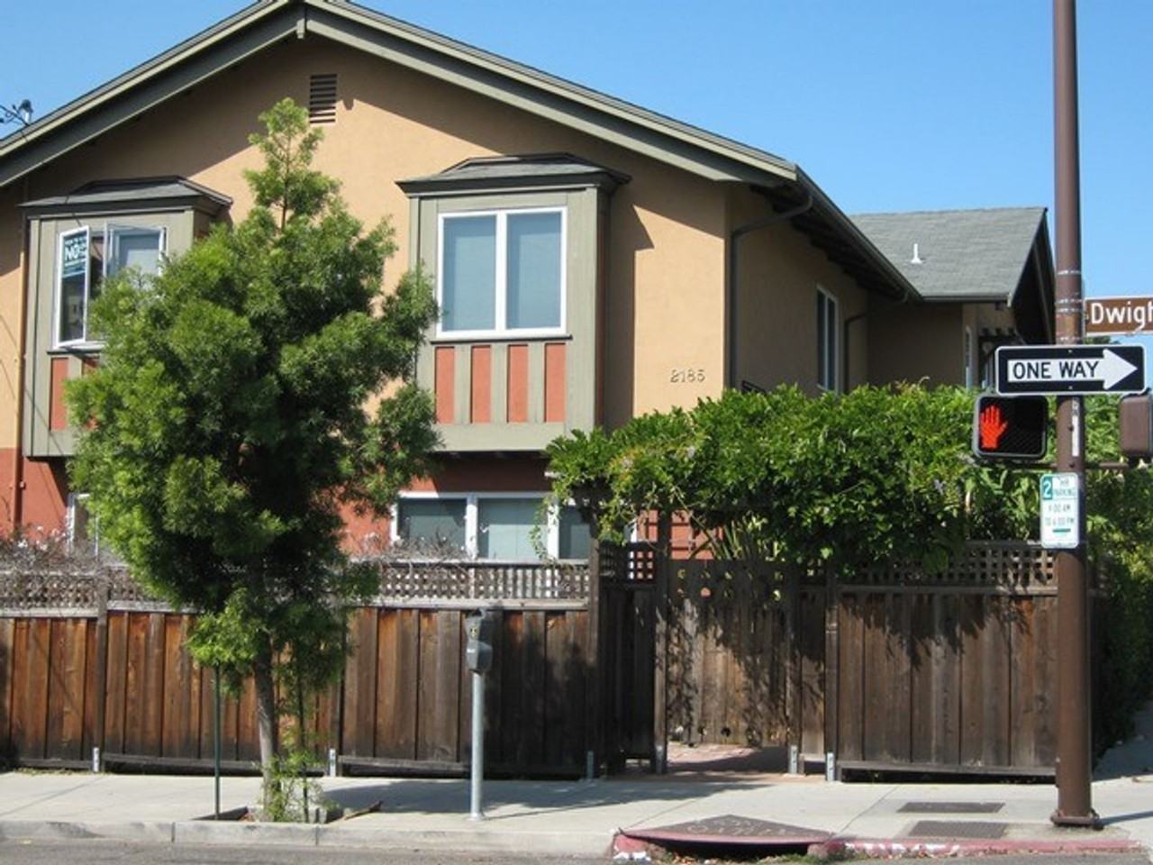 Listing photo 1 of 5