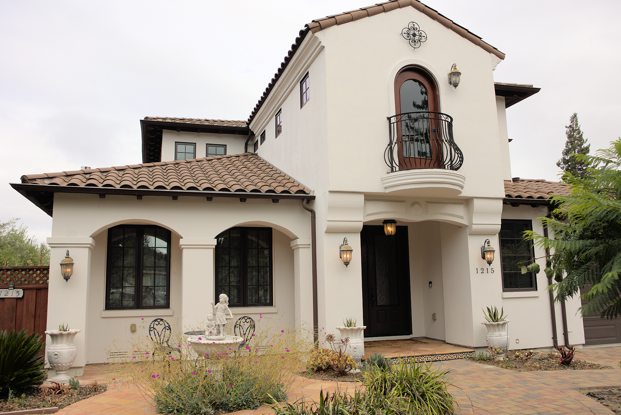 Listing photo 1 of 5