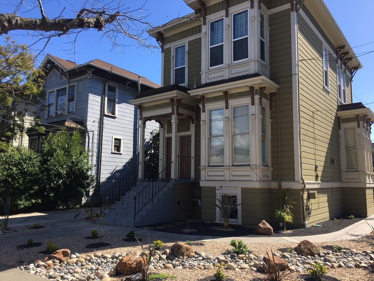 Listing photo 1 of 5