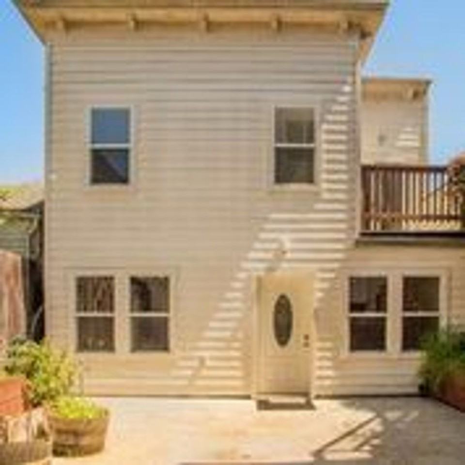 Listing photo 1 of 5