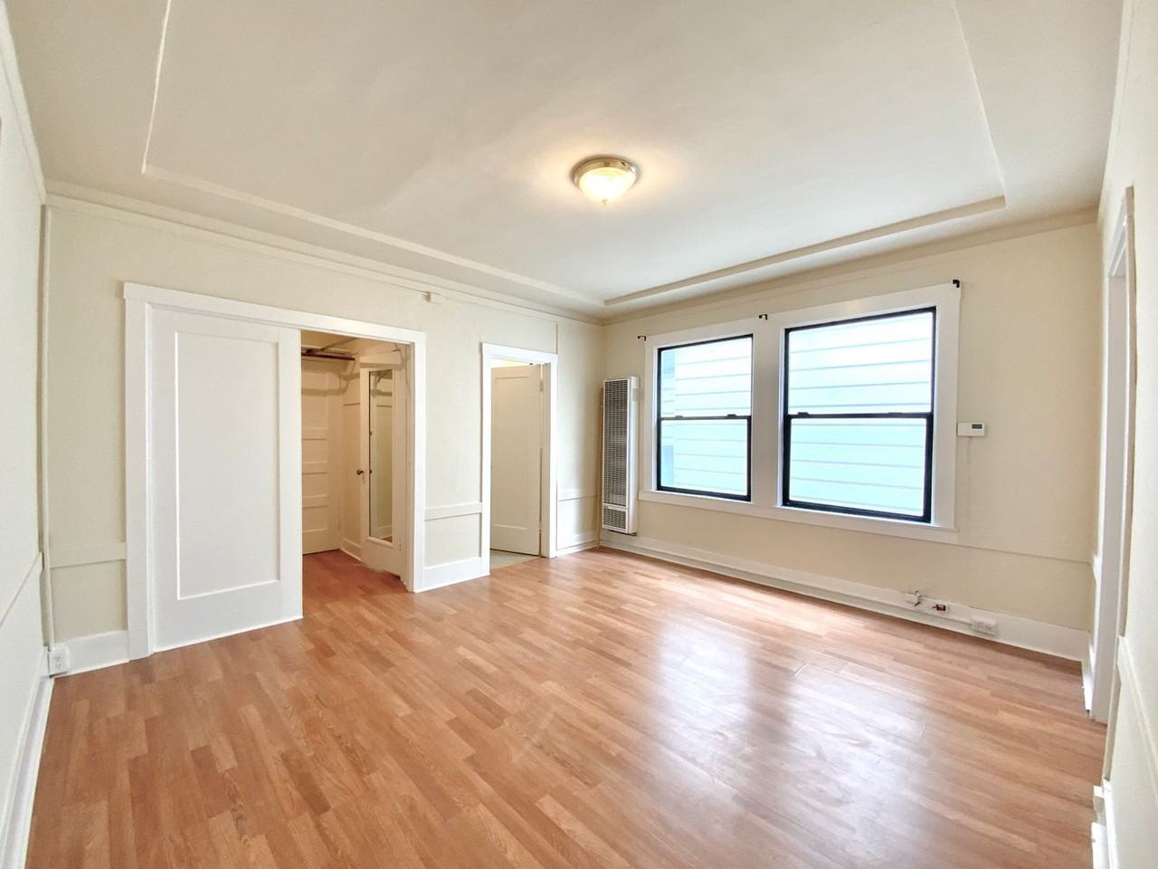 Listing photo 1 of 5