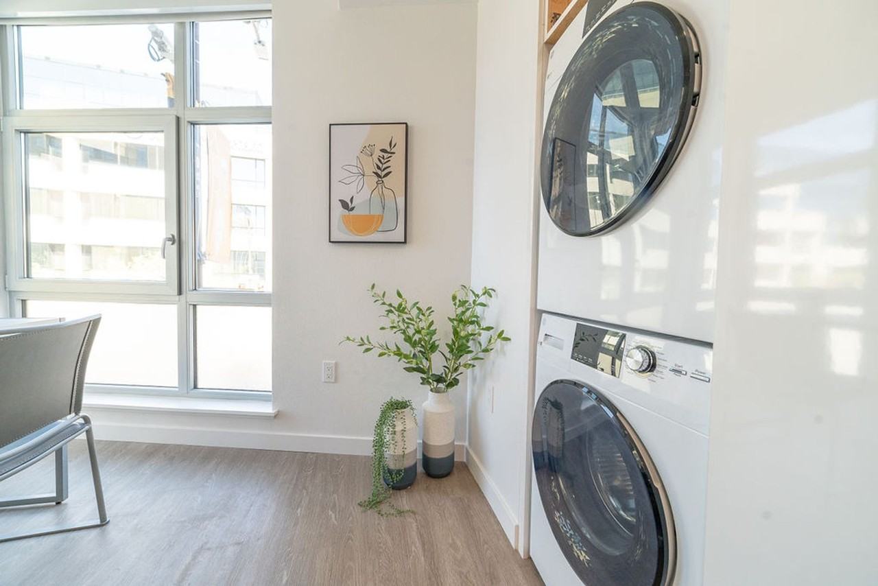 Listing photo 1 of 5