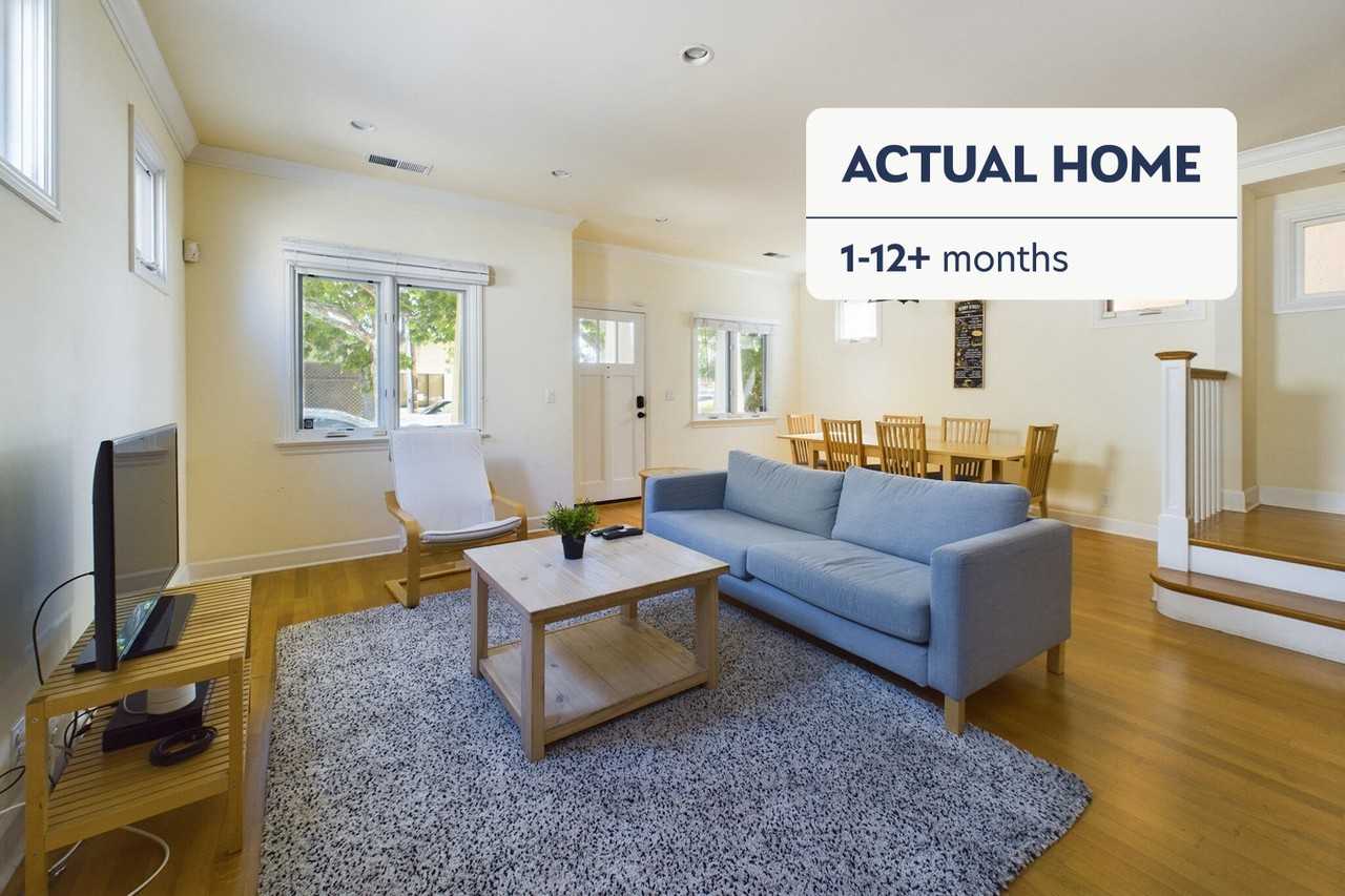 Listing photo 1 of 5