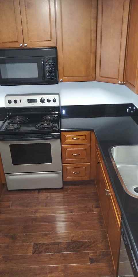 Listing photo 1 of 5