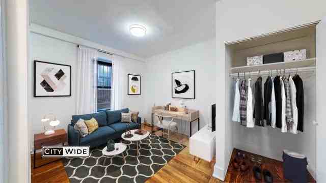 Listing photo 1 of 5