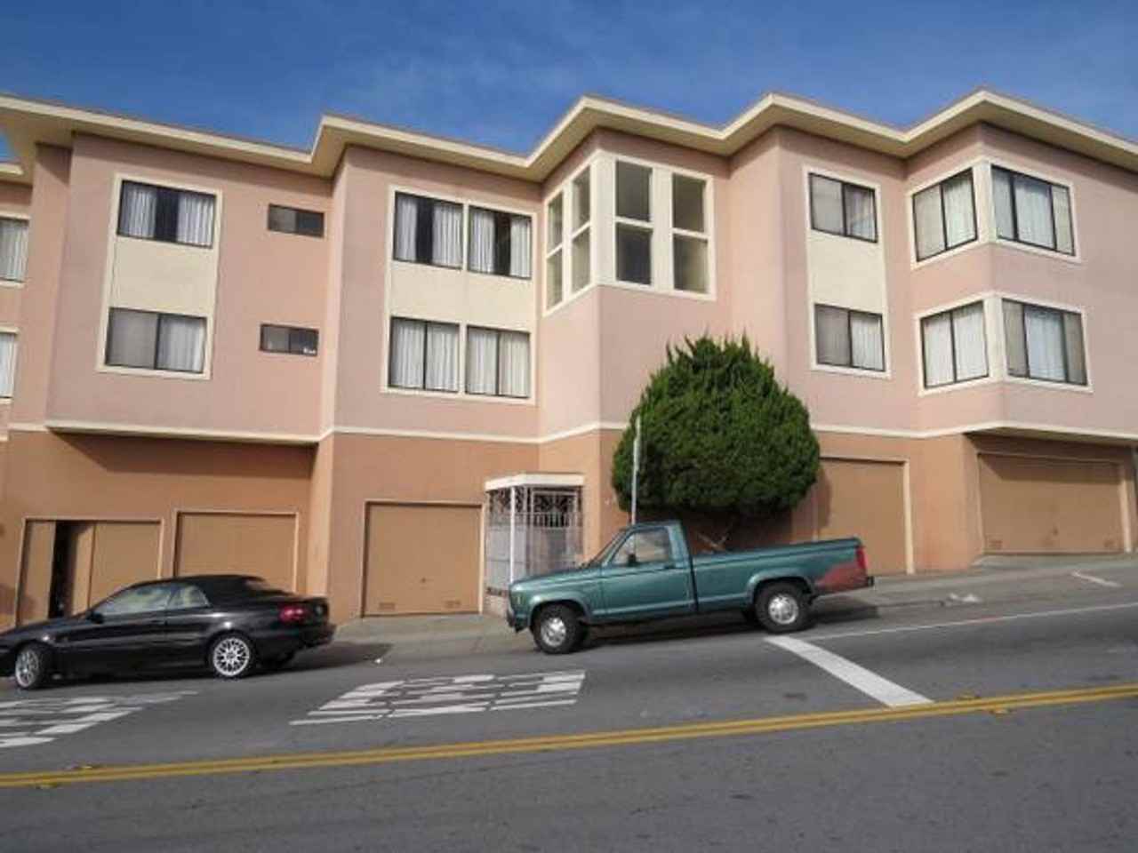 Listing photo 1 of 5