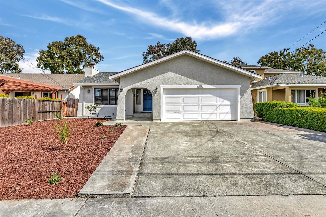 Listing photo 1 of 5