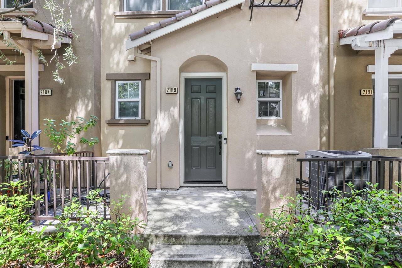 Listing photo 1 of 5