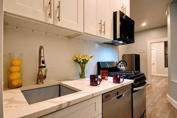 Listing photo 1 of 5