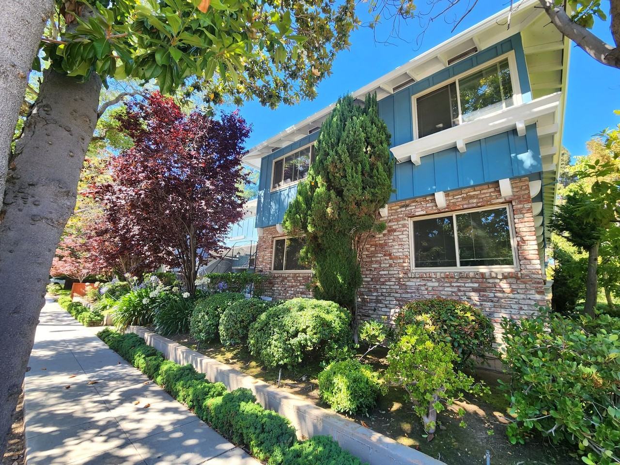Listing photo 1 of 5