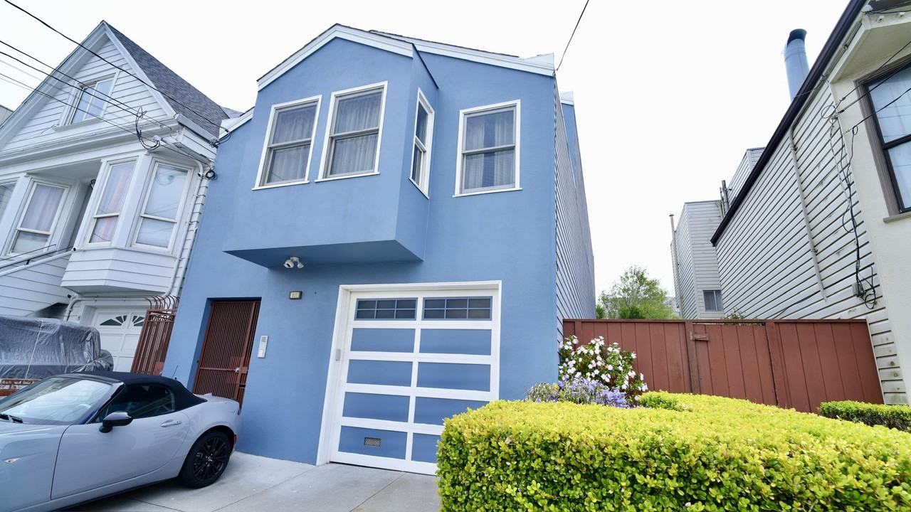 Listing photo 1 of 5