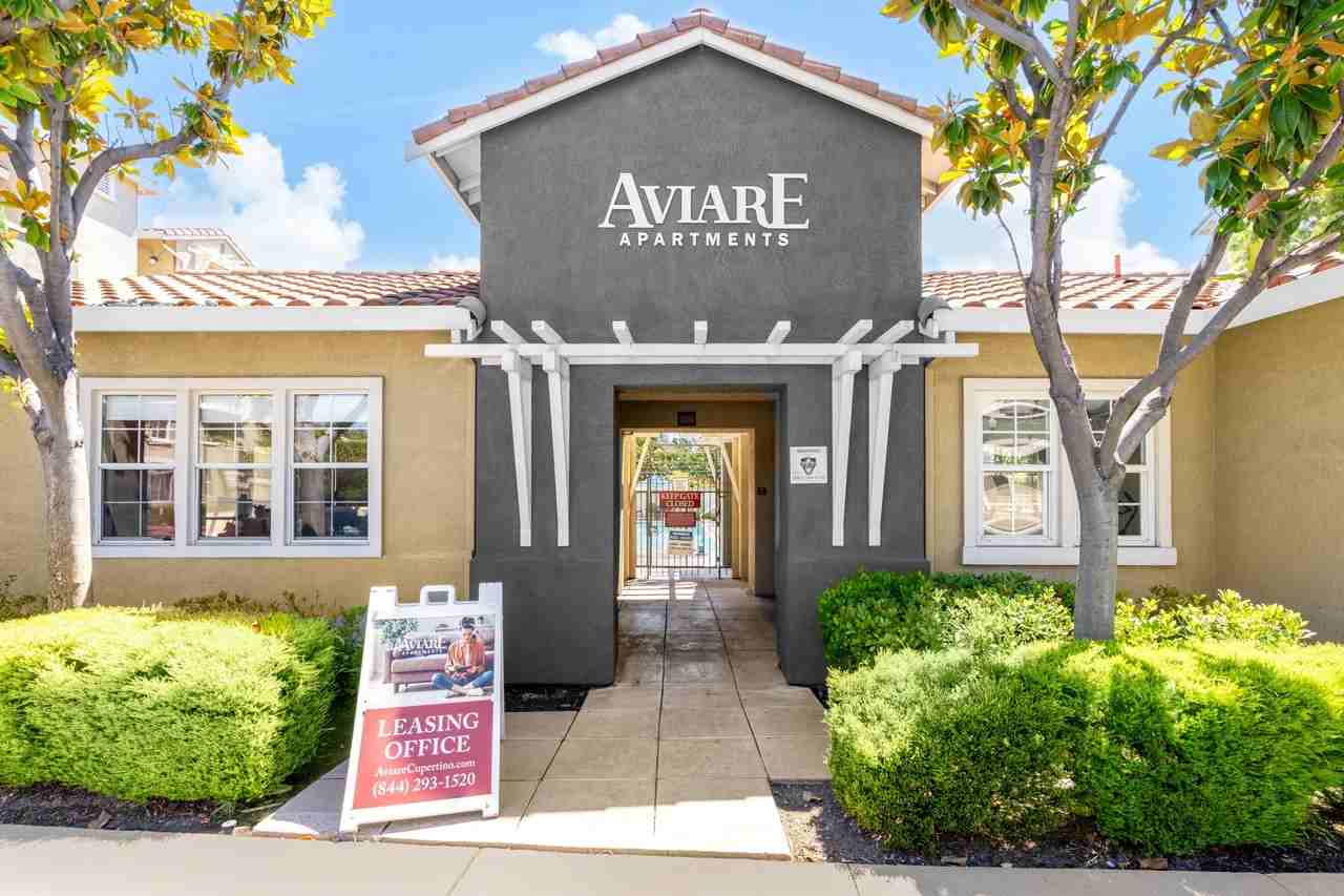 Listing photo 1 of 5