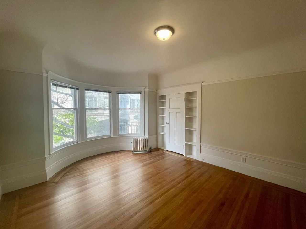 Listing photo 1 of 5