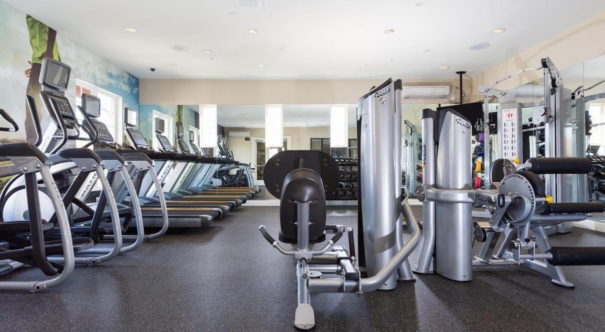 Listing photo 1 of 5