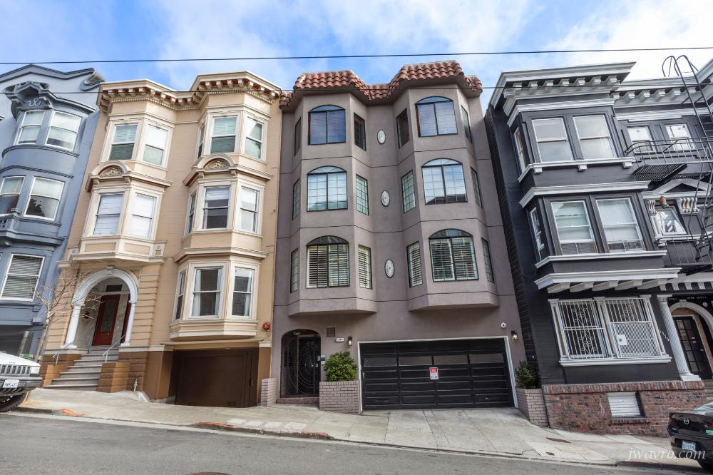 Listing photo 1 of 5