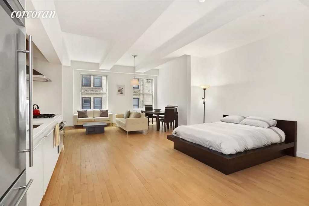 Listing photo 1 of 4