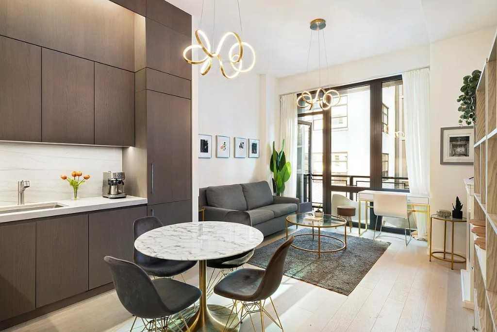 Listing photo 1 of 5