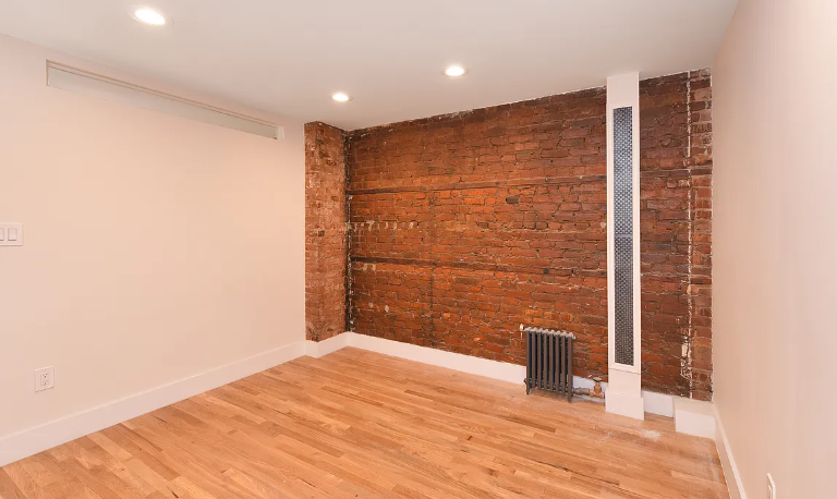 Listing photo 1 of 5