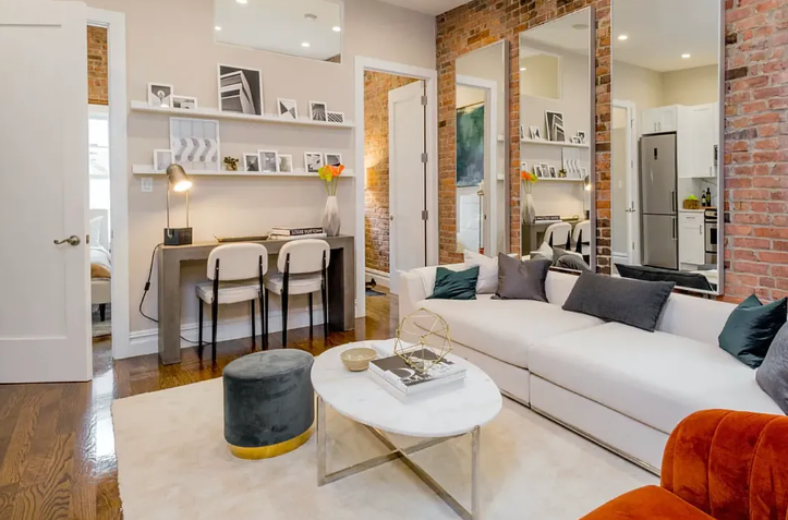 Listing photo 1 of 5