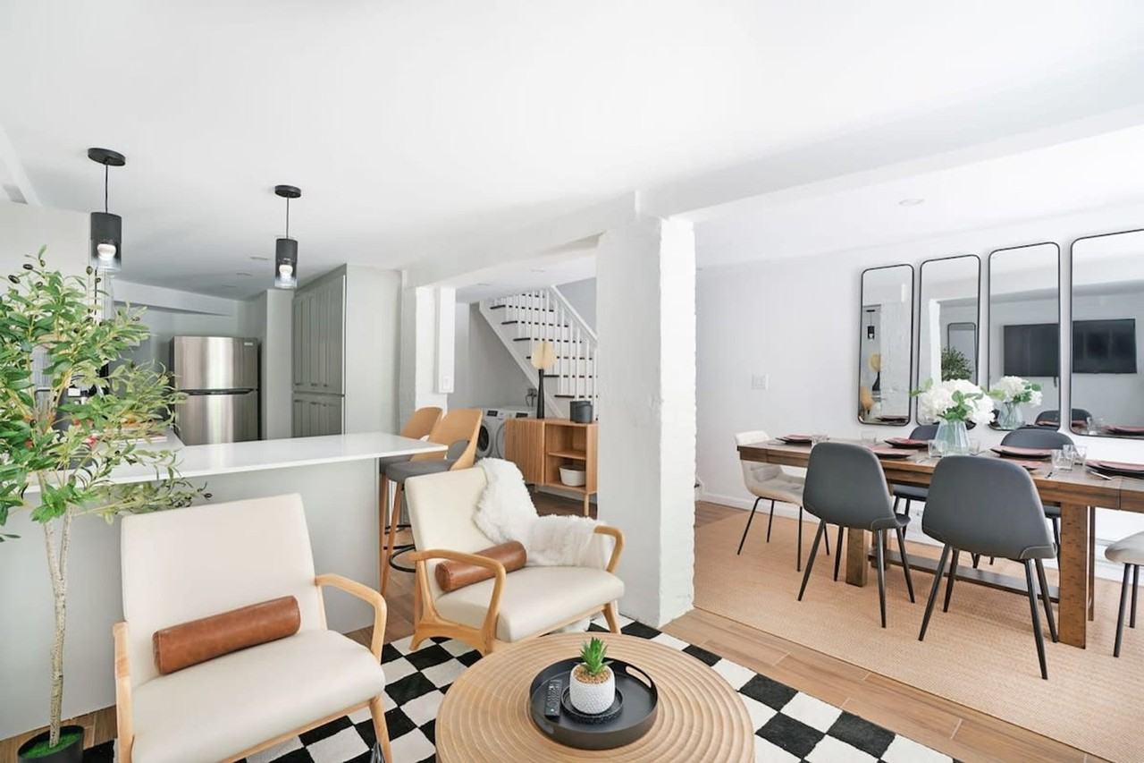 Listing photo 1 of 5