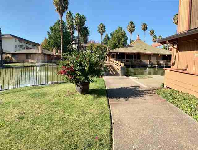 Listing photo 1 of 5