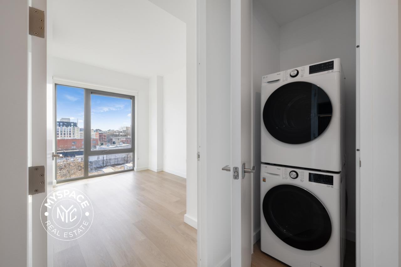 Listing photo 1 of 5