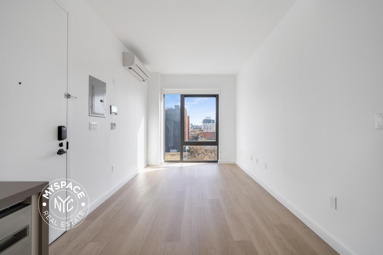 Listing photo 1 of 5