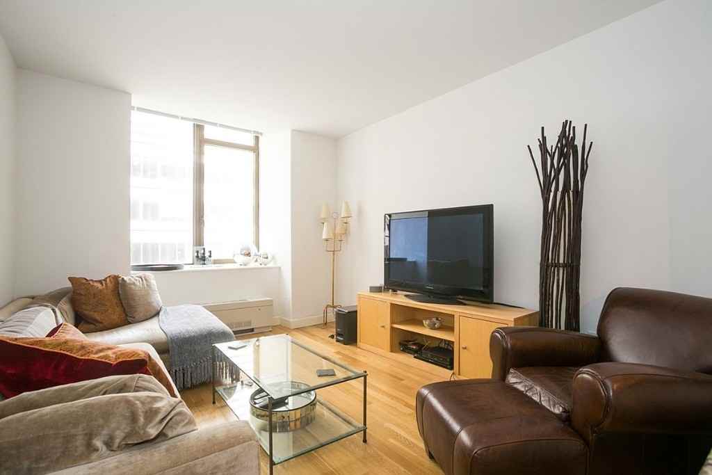 Listing photo 1 of 5