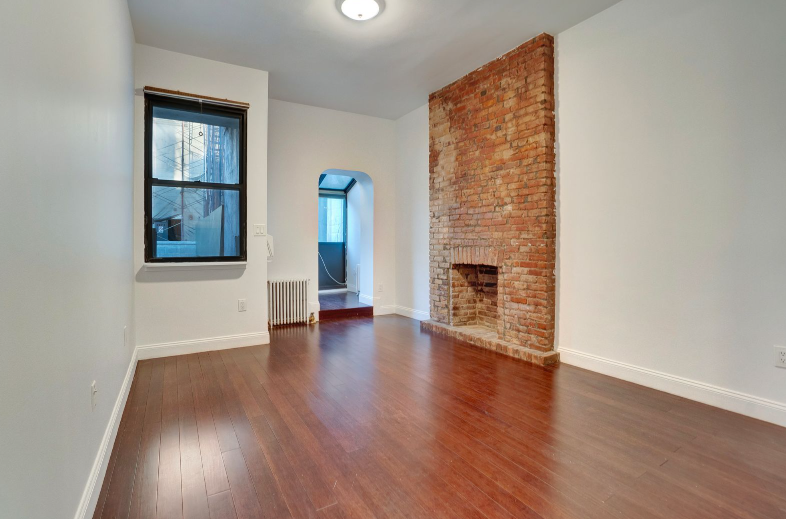 Listing photo 1 of 5