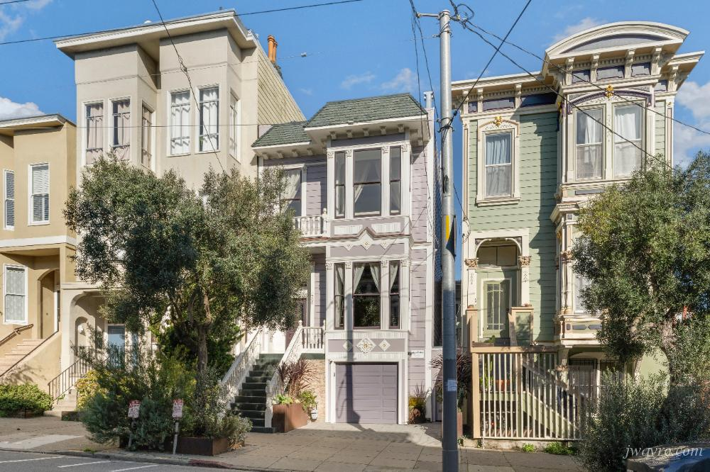 Listing photo 1 of 5