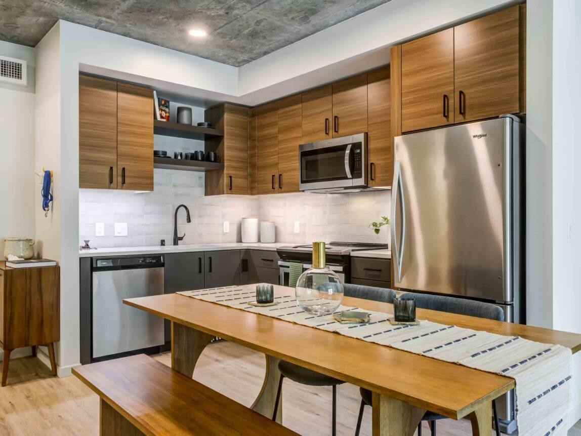 Listing photo 1 of 5