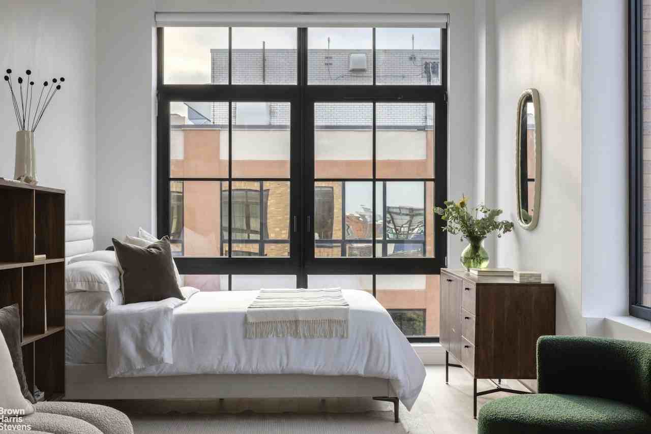 Listing photo 1 of 5