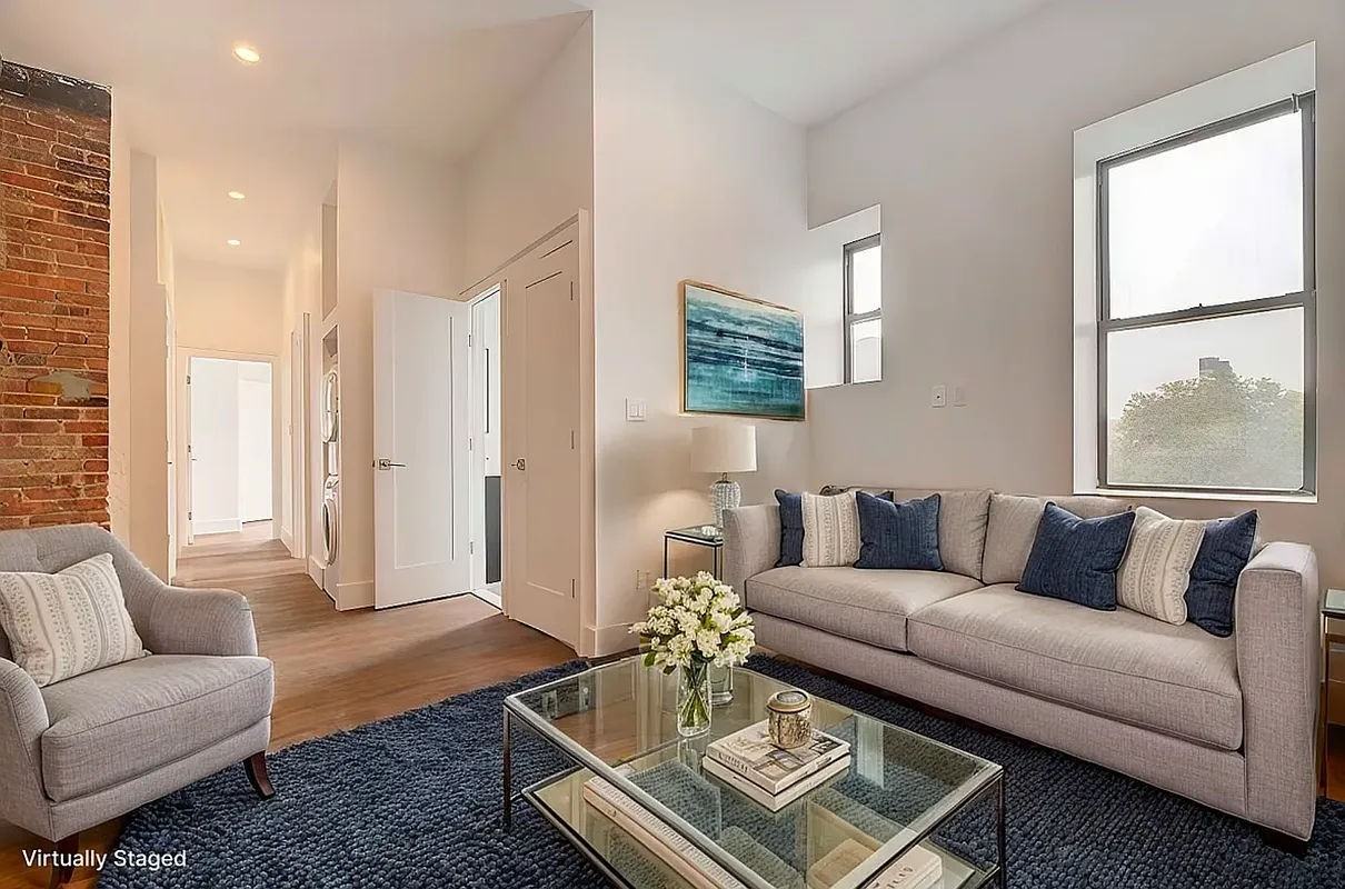 Listing photo 1 of 5