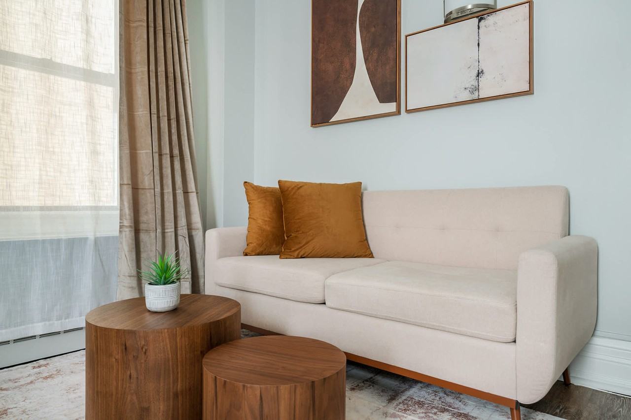 Listing photo 1 of 5