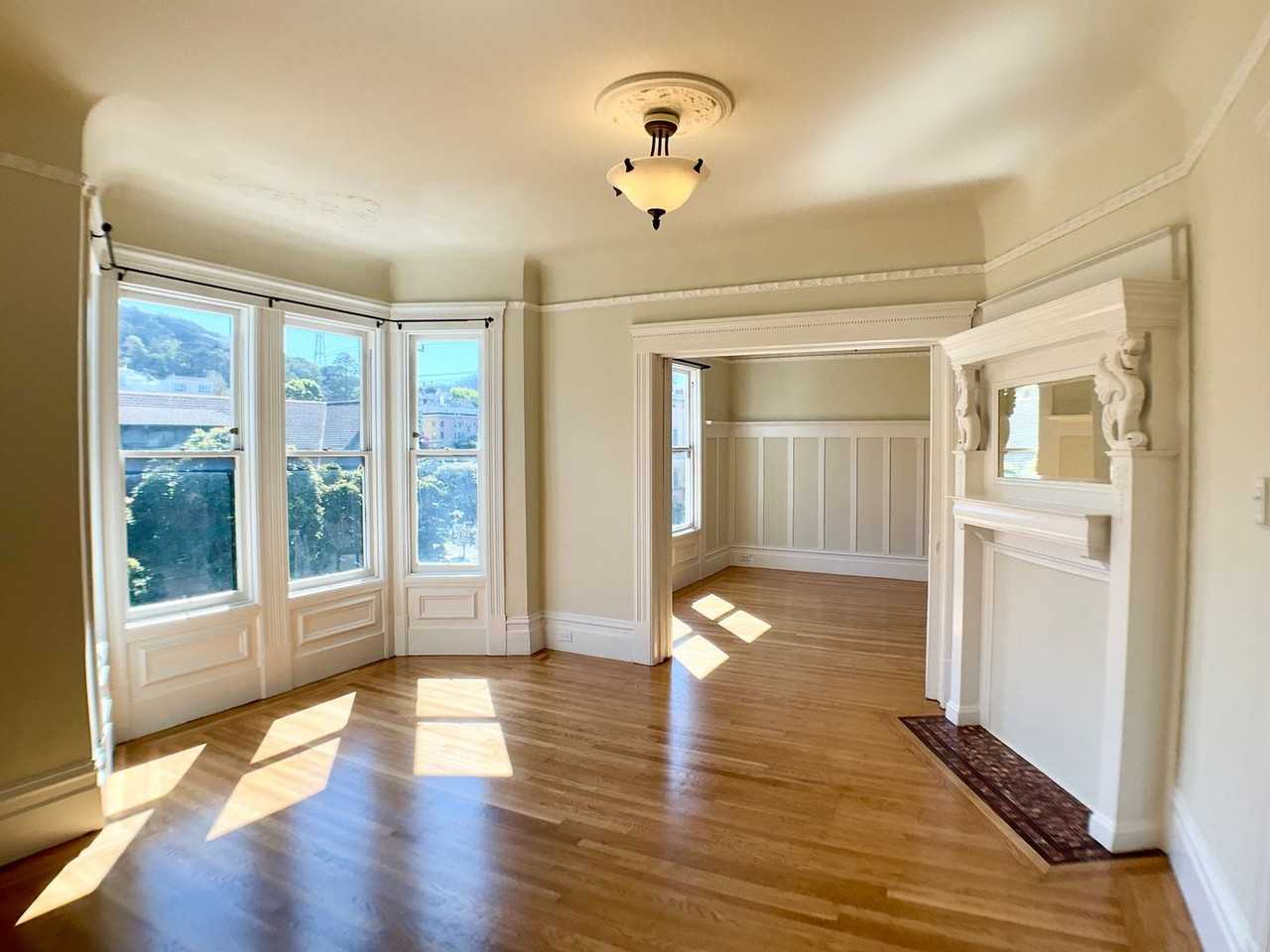 Listing photo 1 of 5