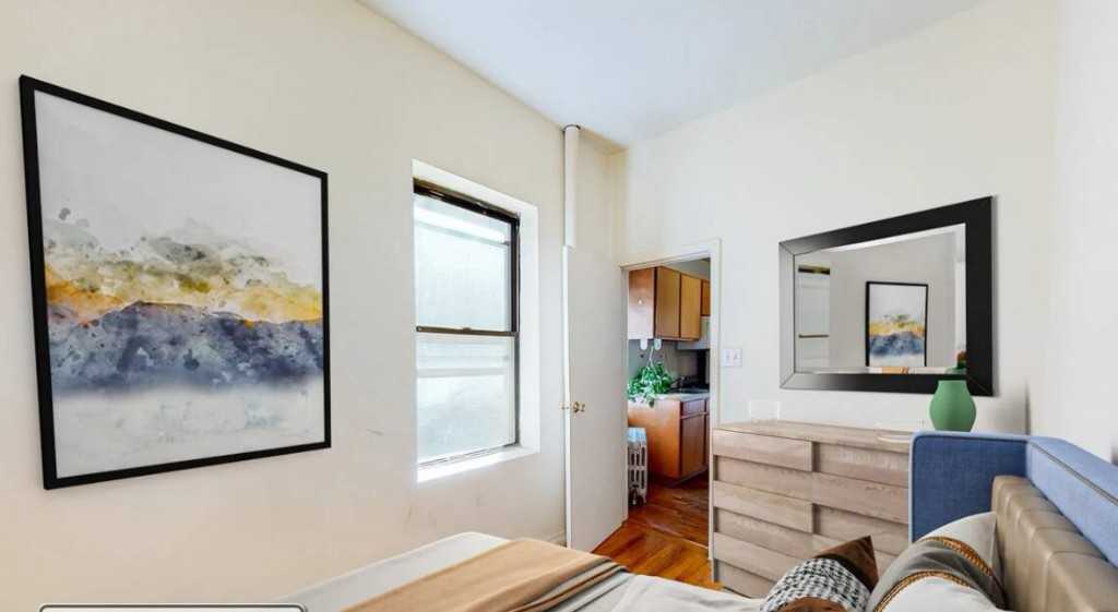 Listing photo 1 of 4