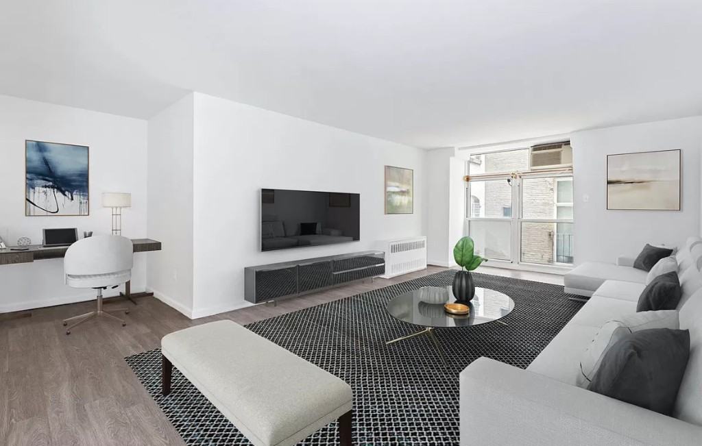 Listing photo 1 of 3