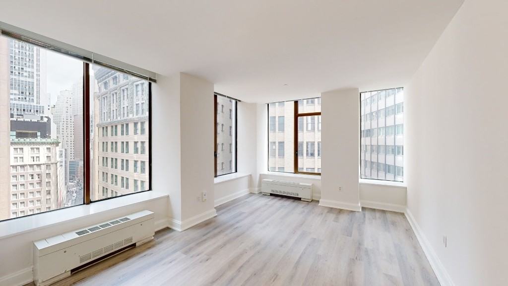 Listing photo 1 of 4