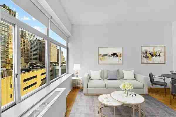 Listing photo 1 of 5