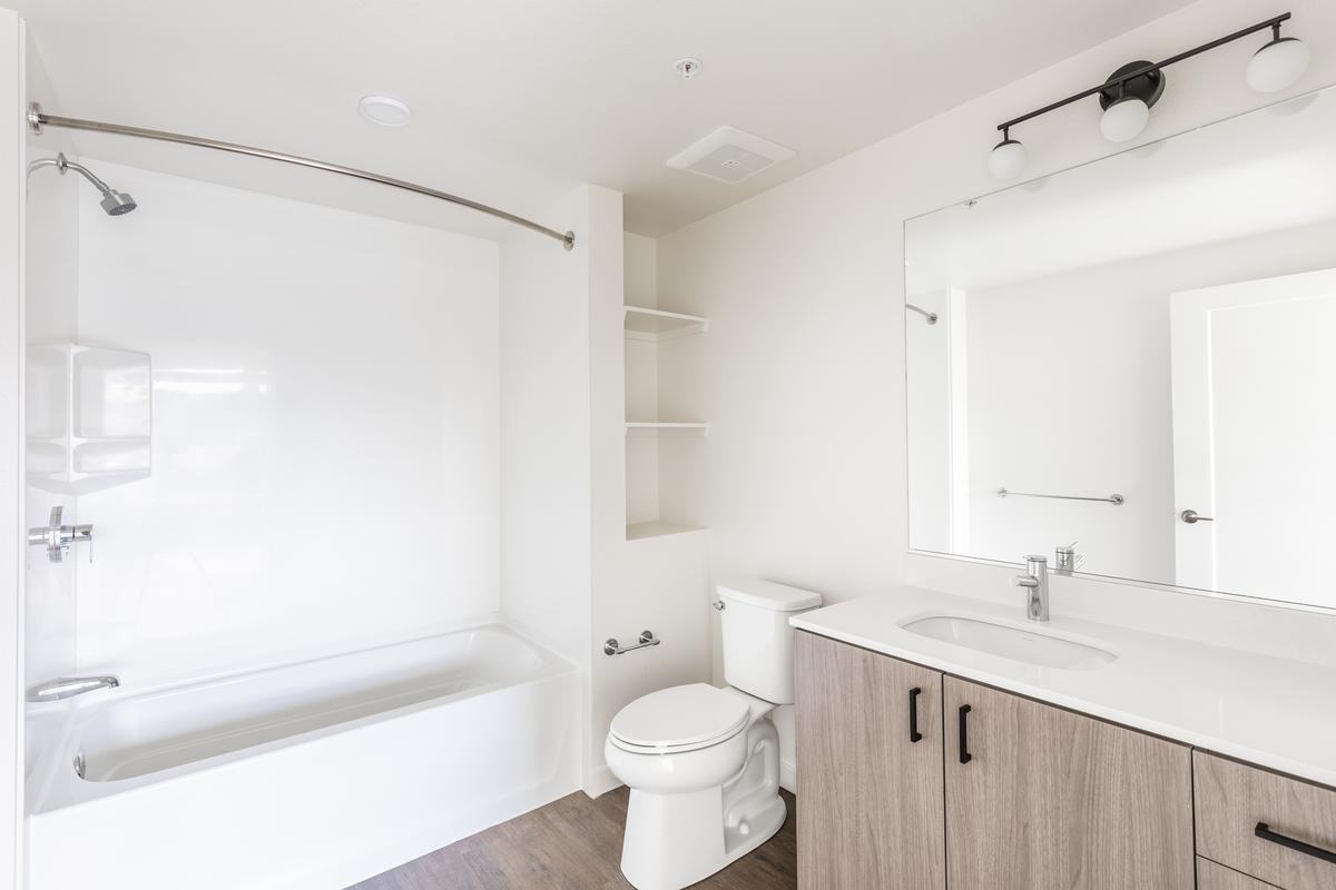 Listing photo 1 of 5